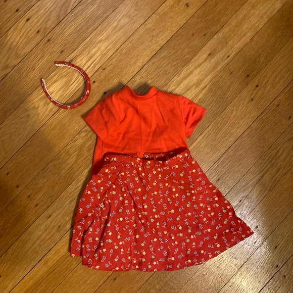 Retired American Girl doll, Samantha Parkington. With all shown outfits - Picture 3 of 16